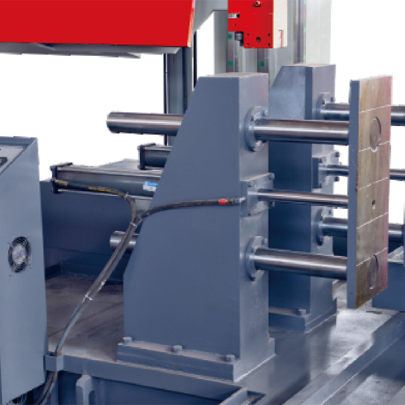 GB42160 High Rigidity Structure Gantry Type Band Metal Sawing Machine Device Optional